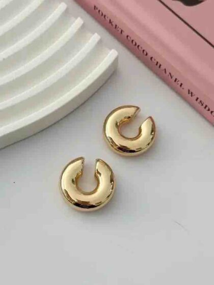 Aros cuff de acero dorado (uno)