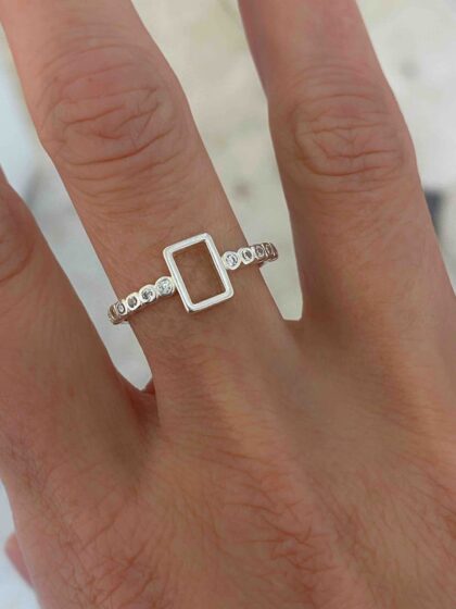 Anillo de plata y cubic